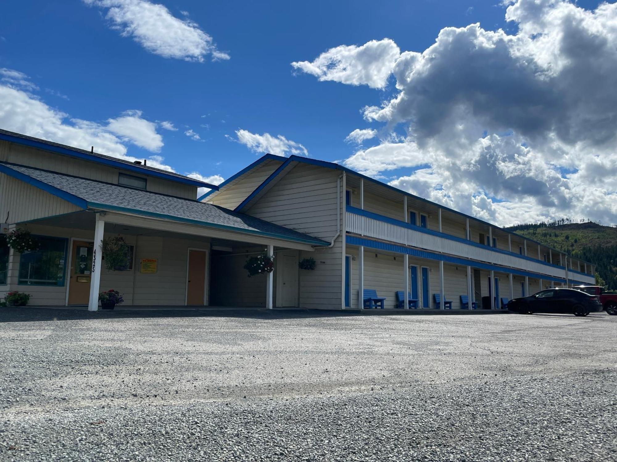 Y-5 Motel Barriere Bagian luar foto