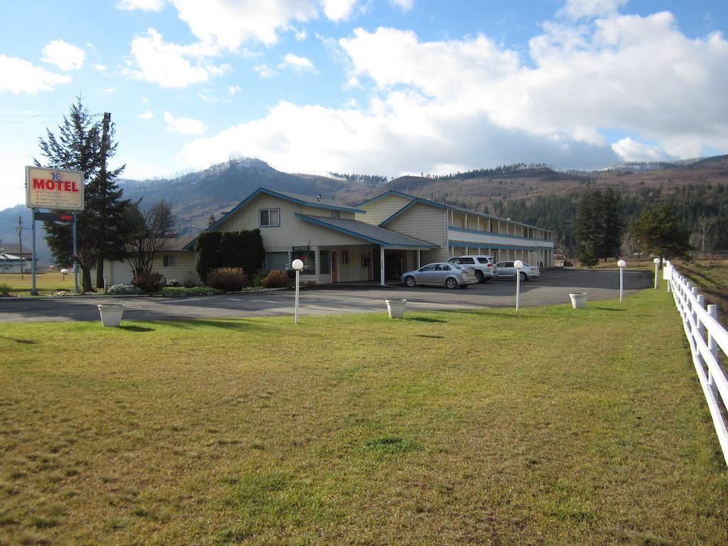 Y-5 Motel Barriere Bagian luar foto